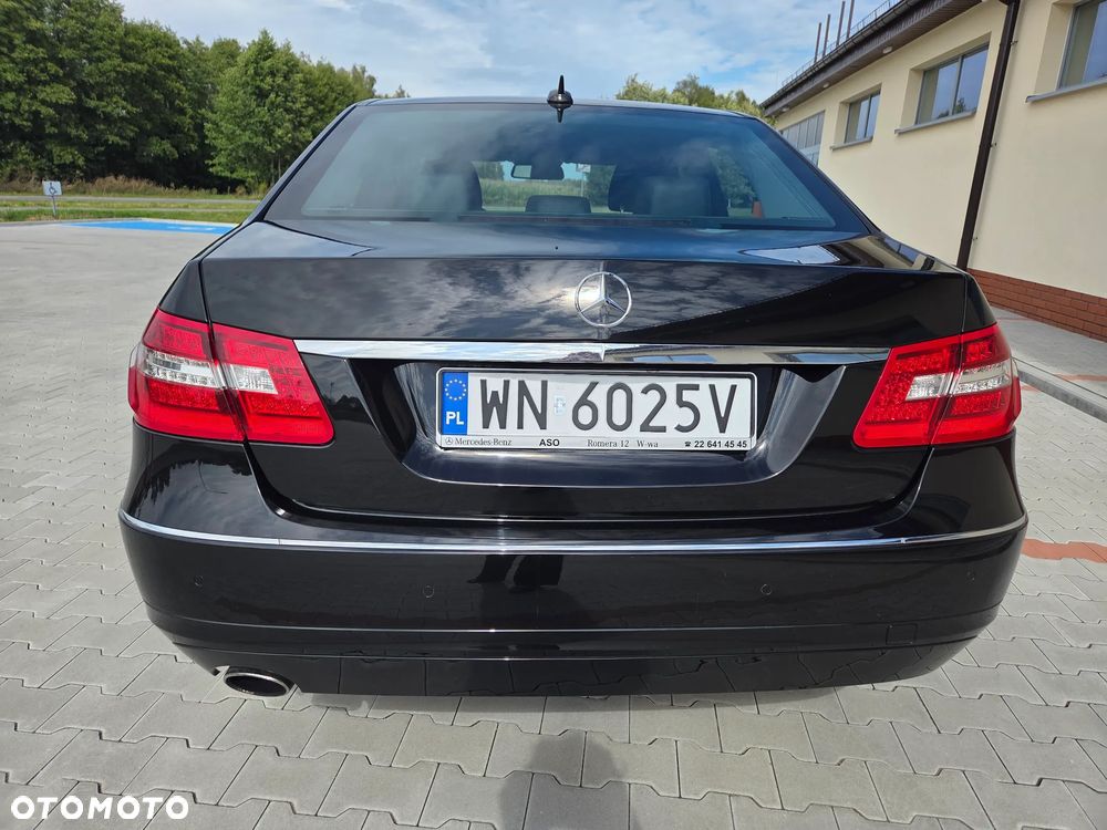 Mercedes-Benz E-Class 2010 photo 4