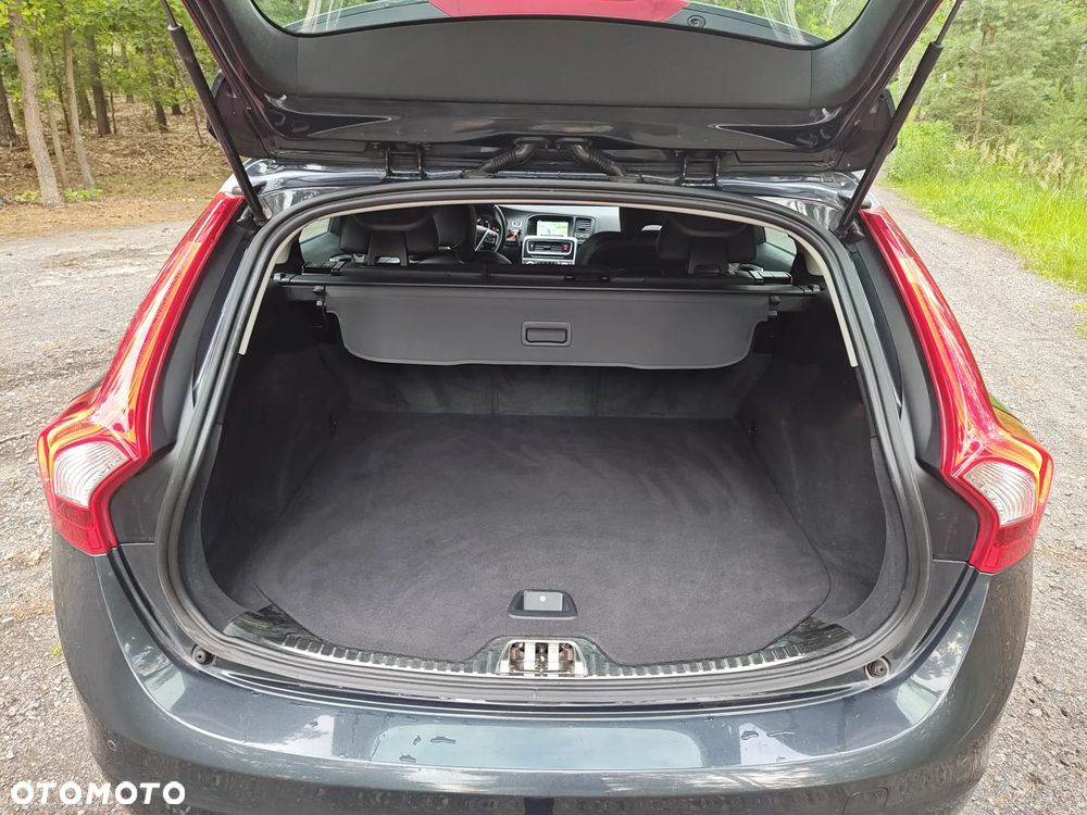 Volvo V60 D4 Momentum - 18