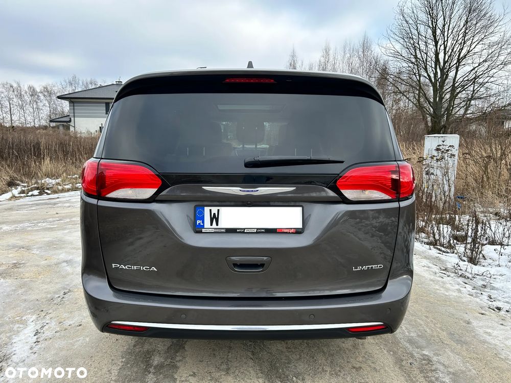 Chrysler Pacifica - 6