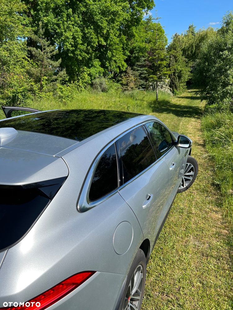 Jaguar F-Pace - 9