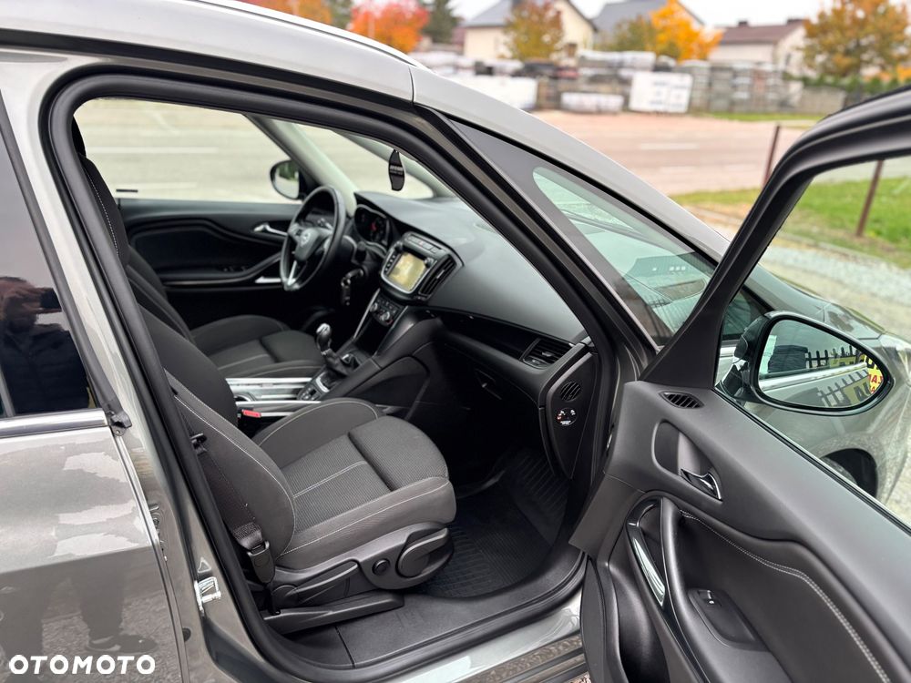 Opel Zafira - 10