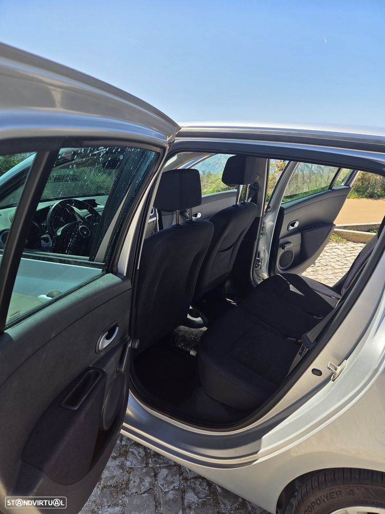 Renault Clio 1.2 TCE Dynamique S - 10