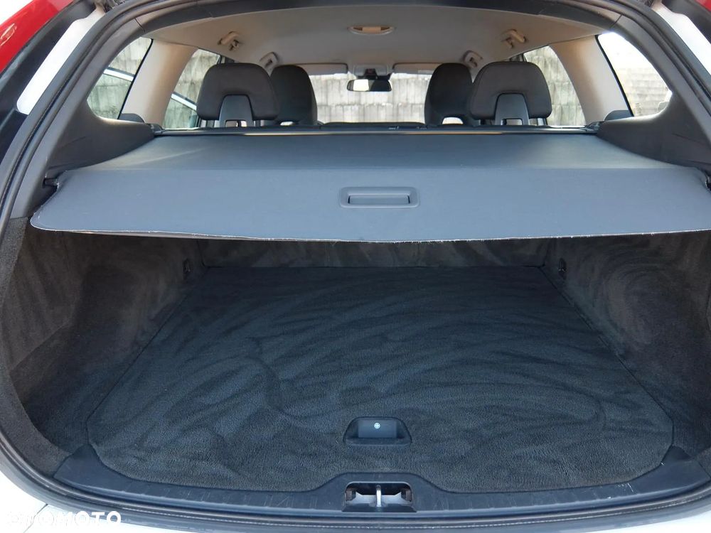 Volvo XC 60 D3 Momentum - 6