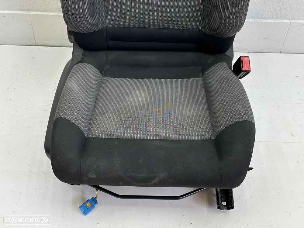 Conjunto Bancos - Citroen C4 Cactus (2014) - 9