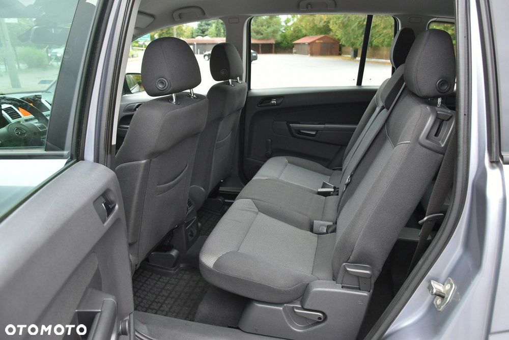 Opel Zafira - 12