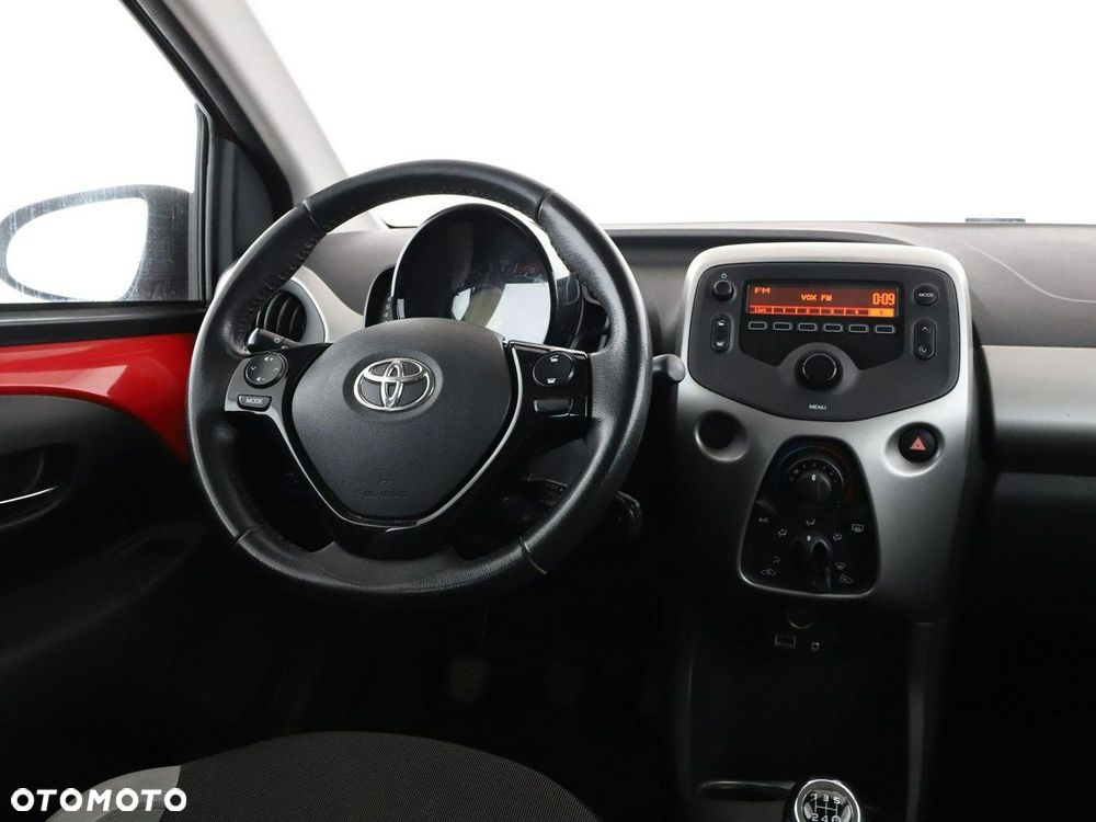 Toyota Aygo x-play - 17
