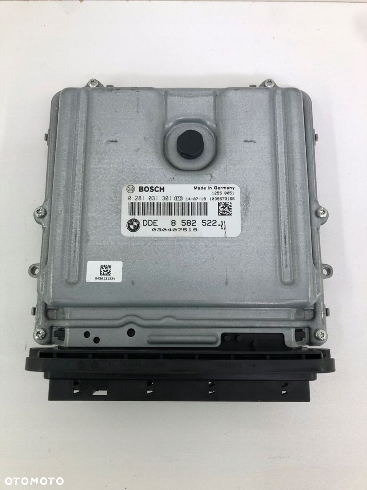 BMW F10 F11 MODUŁ ECU KOMPUTER STEROWNIK SILNIKA 8582522 - 1