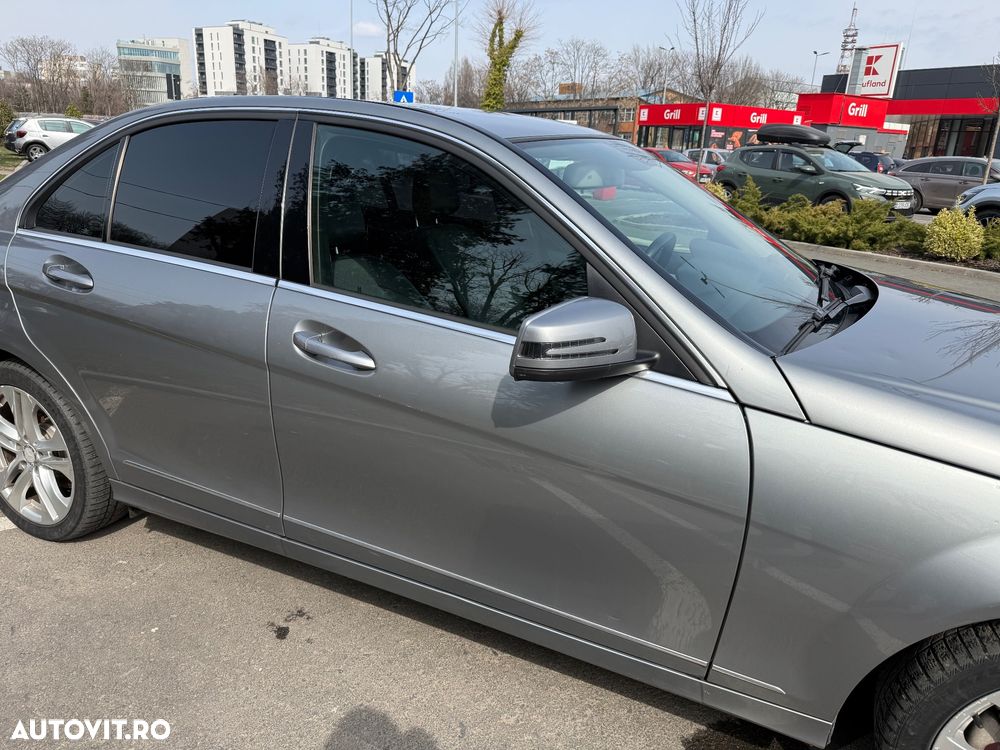 Mercedes-Benz C 220 CDI DPF (BlueEFFICIENCY) 7G-TRONIC Avantgarde - 10