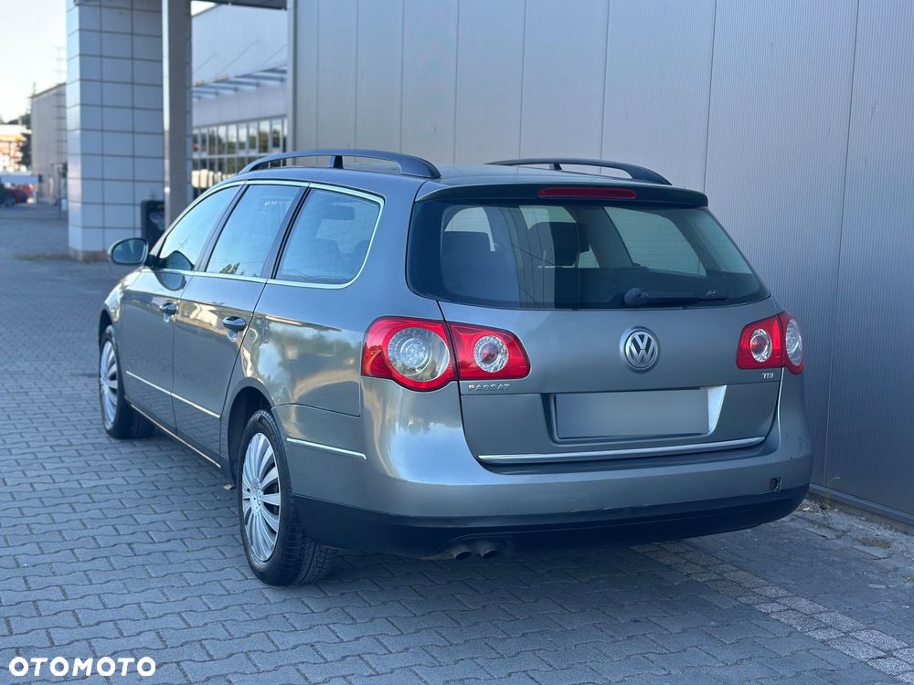Volkswagen Passat - 8