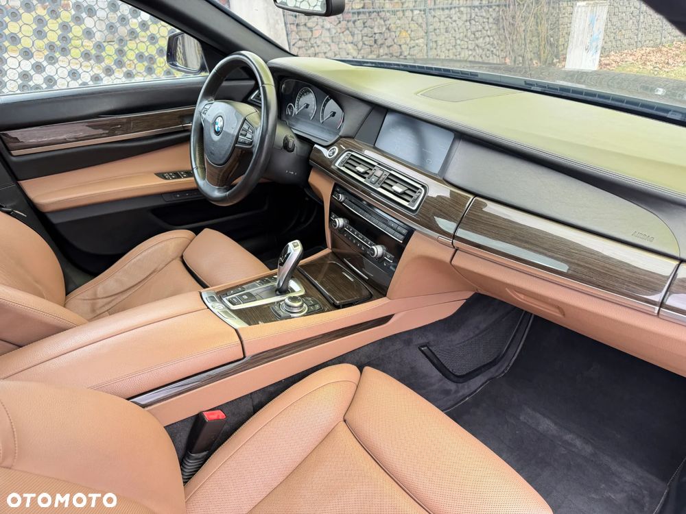 BMW Seria 7 730d - 22