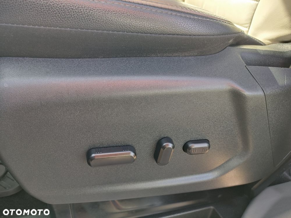 Ford Tourneo Custom 2.0 TDCi L2 Titanium SelectShift - 24