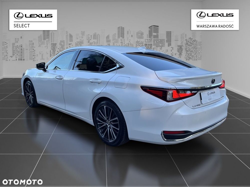 Lexus ES 300h Business Edition - 4