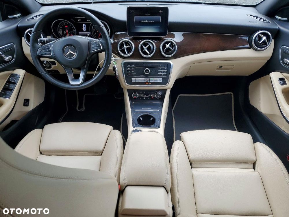 Mercedes-Benz CLA - 8