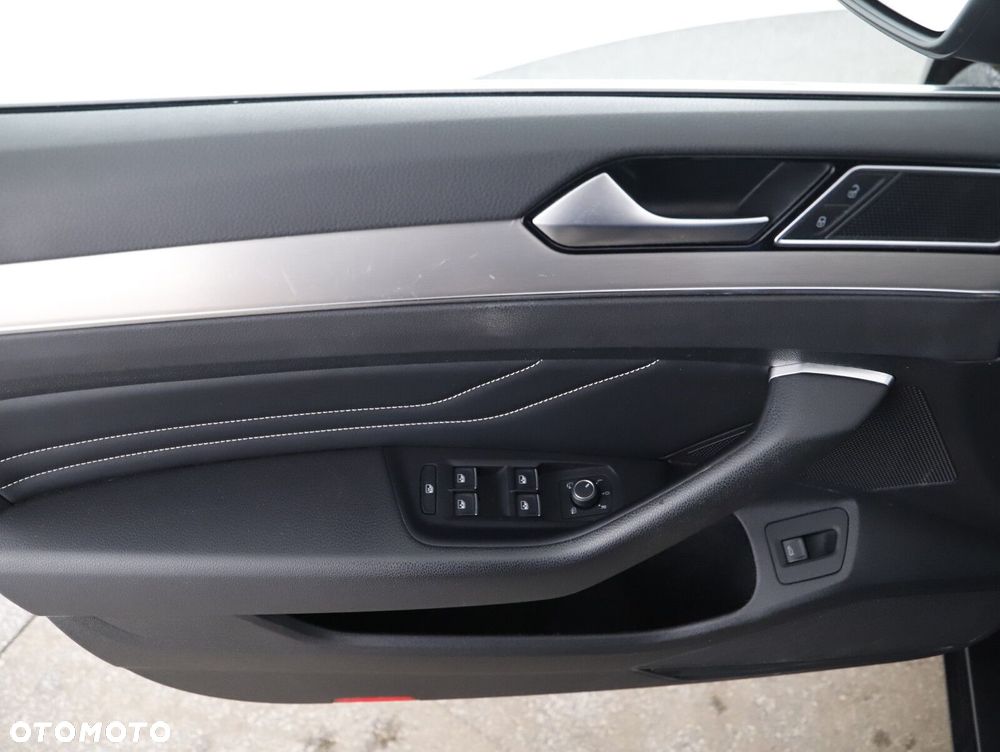 Volkswagen Passat - 23