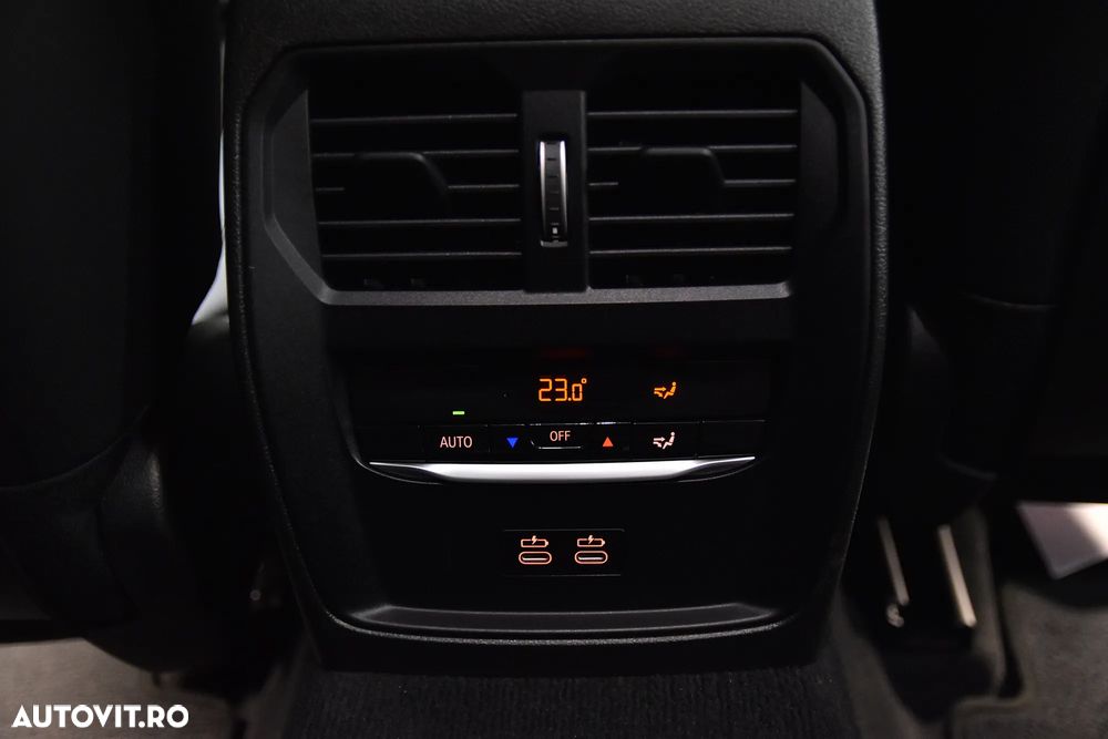 BMW Seria 3 320i xDrive AT - 24