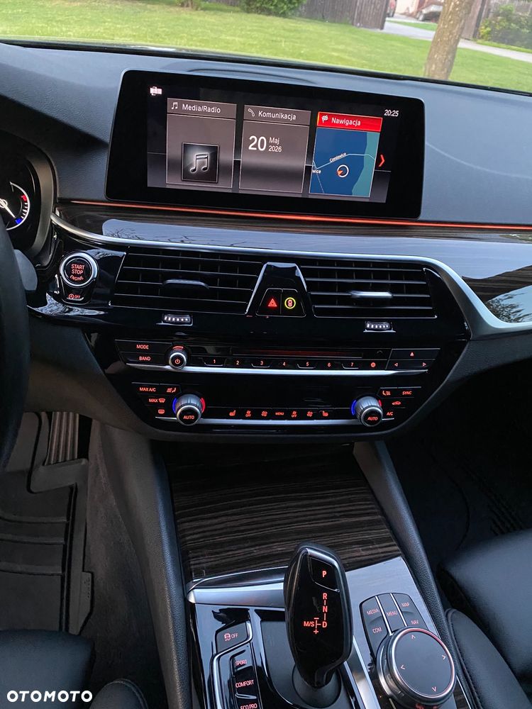 BMW Seria 5 530i Sport Line - 23