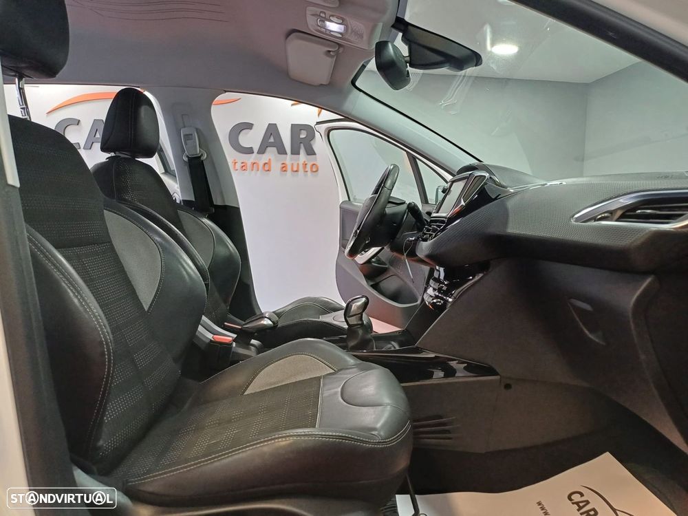 Peugeot 2008 1.2 PureTech Allure - 10