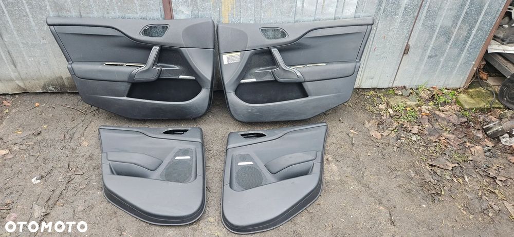 Tapicerka boczek drzwi przedni tylny komplet Citroen DS4