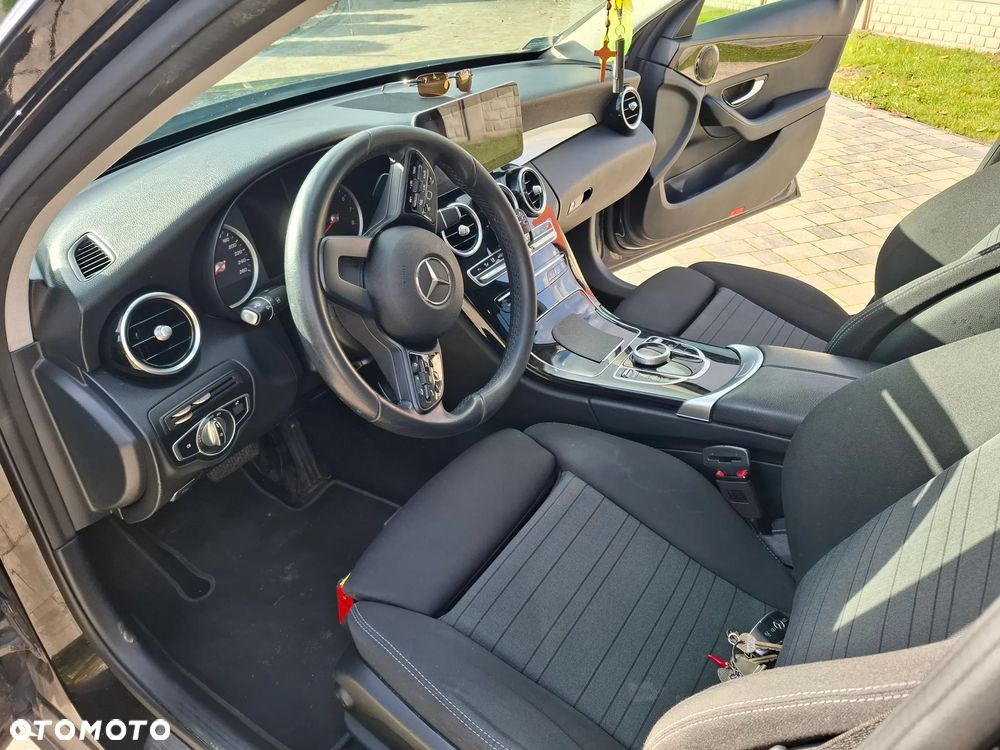Mercedes-Benz Klasa C 180 9G-TRONIC - 8