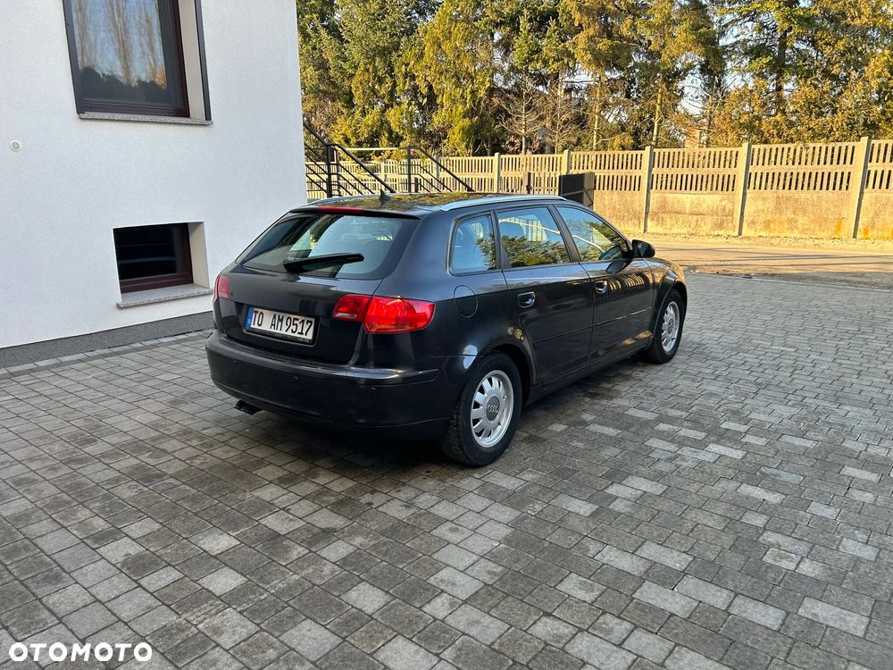 Audi A3 Sportback 2.0 TDI DPF (DSG) S tronic Ambiente - 3
