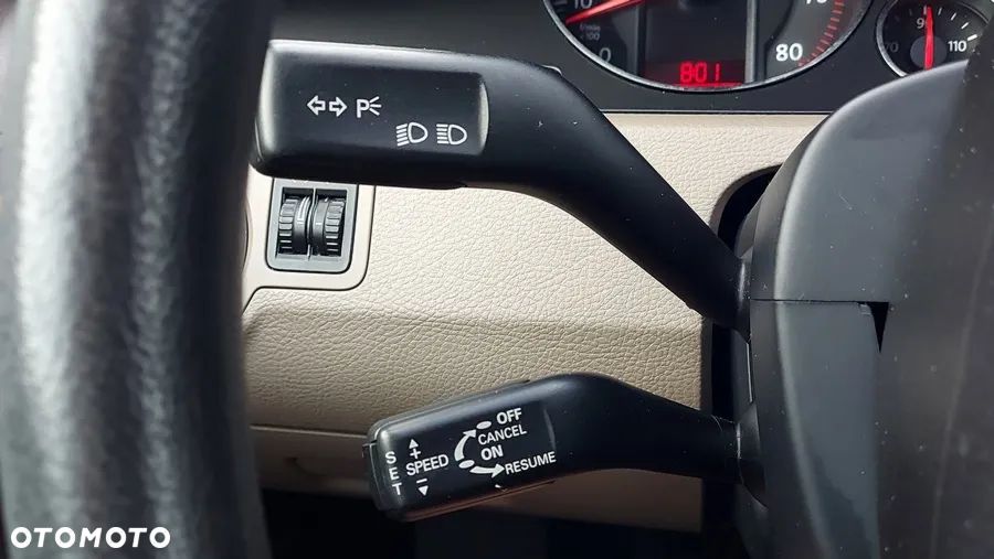 Volkswagen Passat 2.0 FSI Comfortline - 19