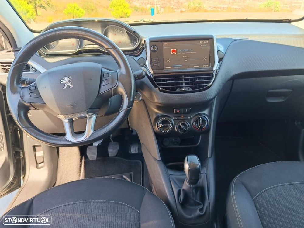 Peugeot 208 1.2 PureTech Style - 22
