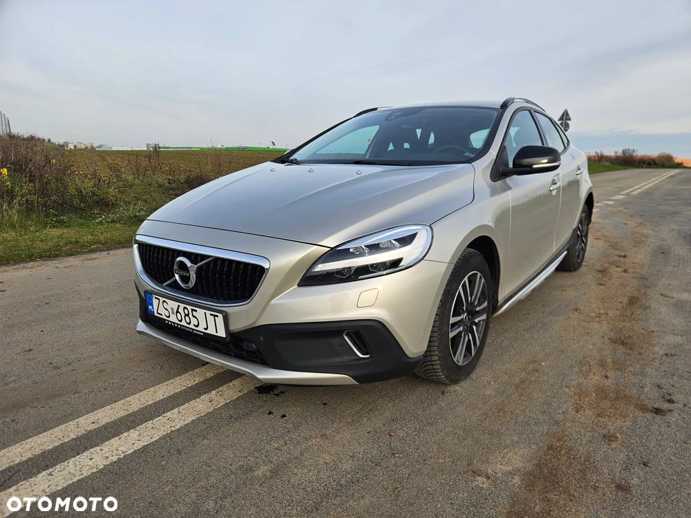 Volvo V40 T3 Drive-E Momentum - 1
