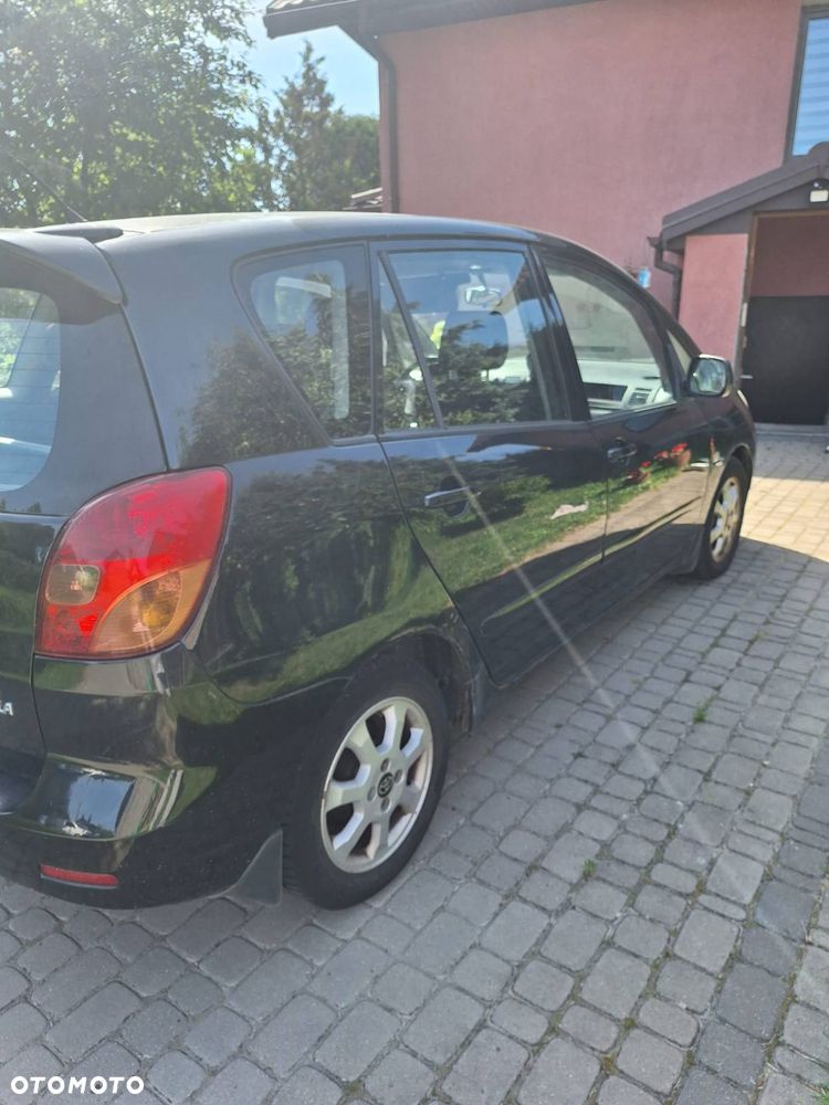 Toyota Corolla Verso 2.0 D-4D - 5