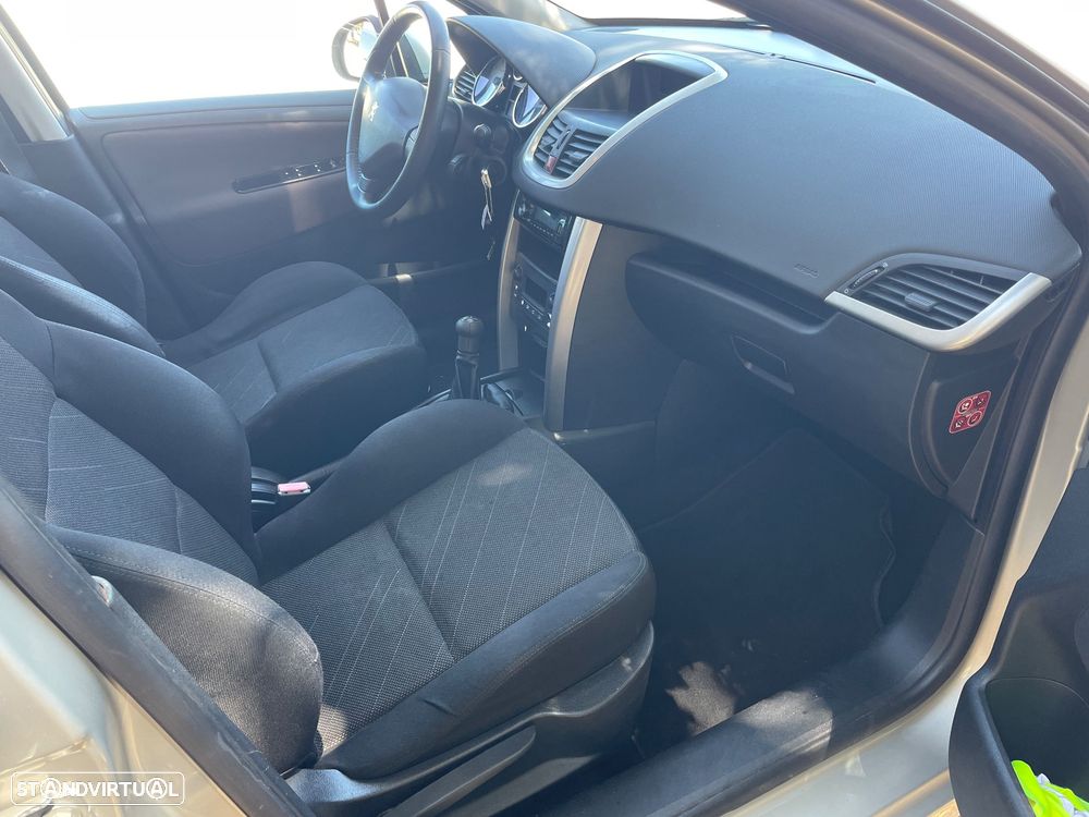Peugeot 207 1.4 16V Sport - 24