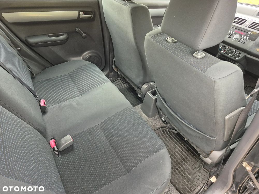 Suzuki Swift 1.3 Club - 23