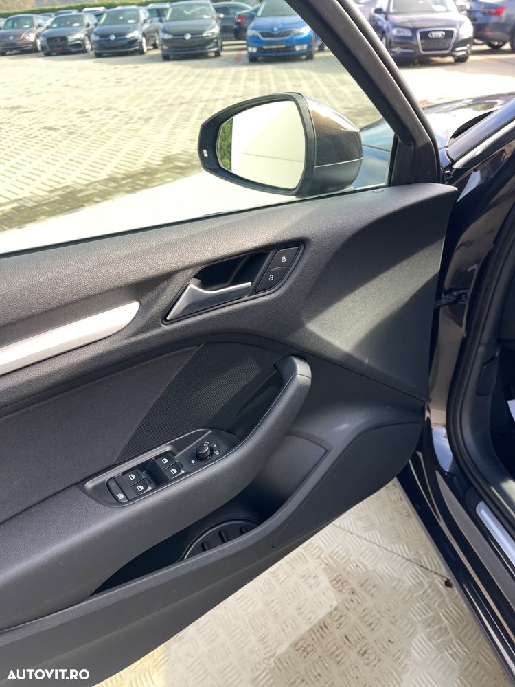 Audi A3 2.0 TDI Sportback (clean diesel) quattro S tronic Ambiente - 31