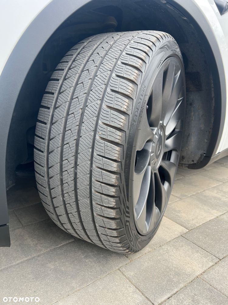 Tesla Model Y Performance AWD - 17