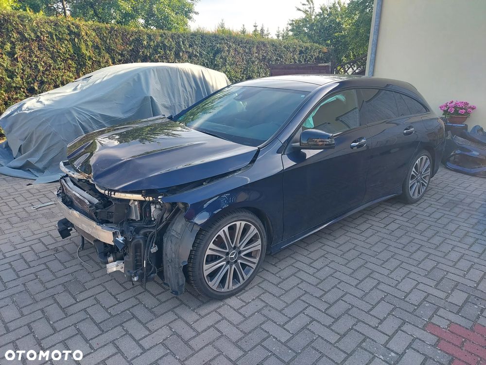 Mercedes-Benz CLA 220 4Matic 7G-DCT AMG Line - 2