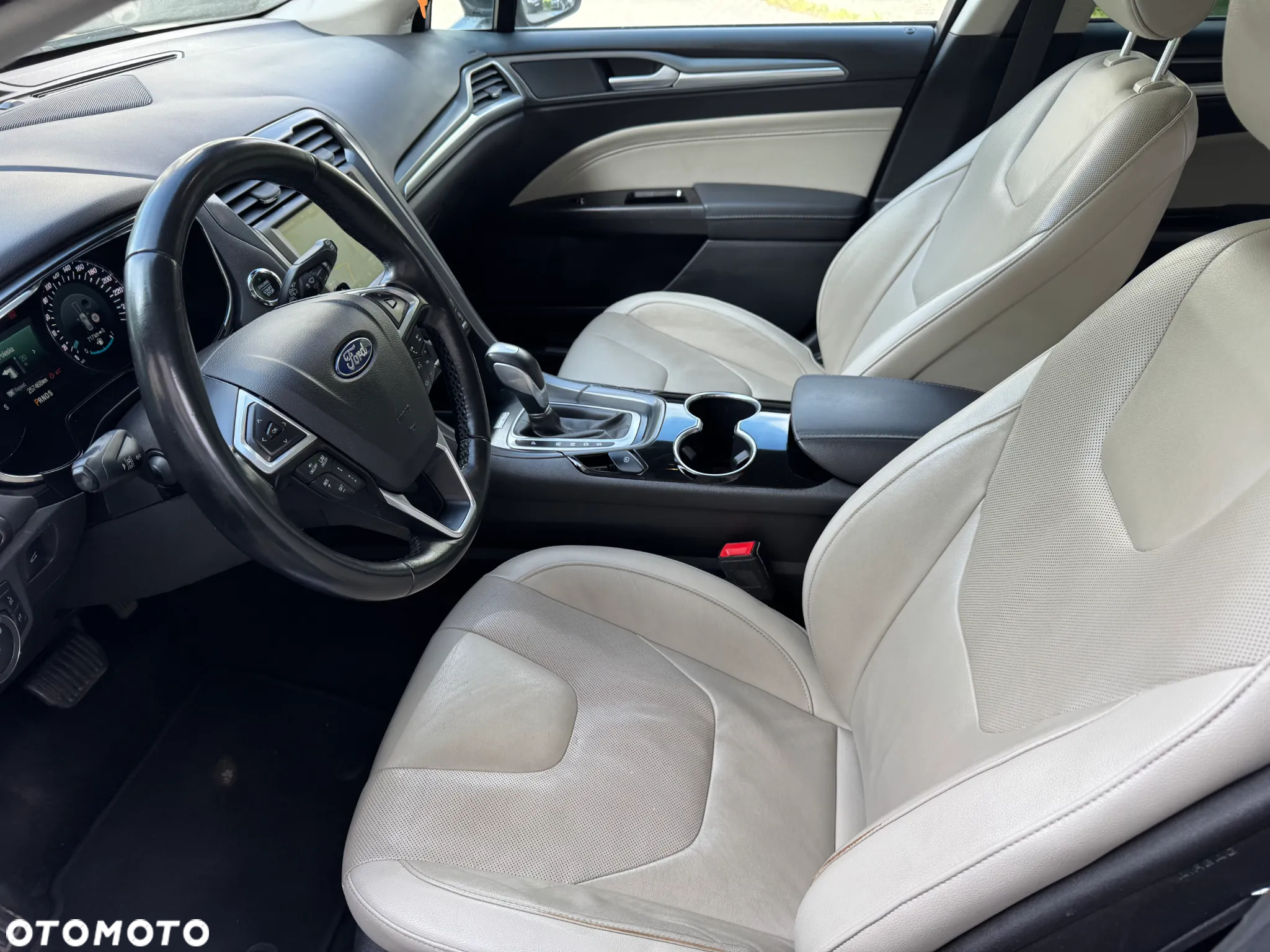 Ford Mondeo 2.0 TDCi Titanium PowerShift - 12