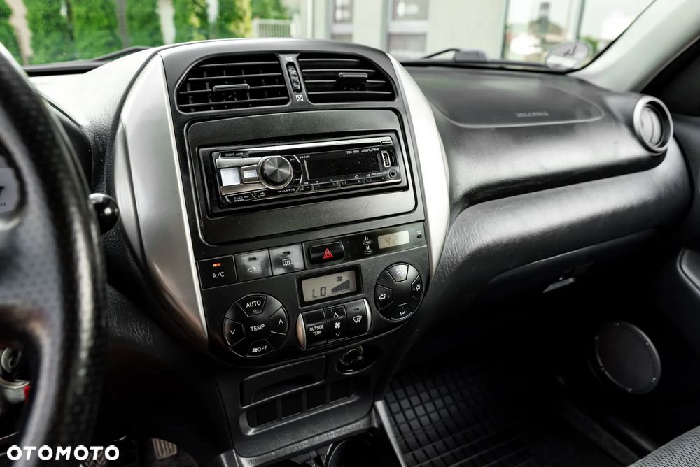 Toyota RAV4 4x4 Edition - 28