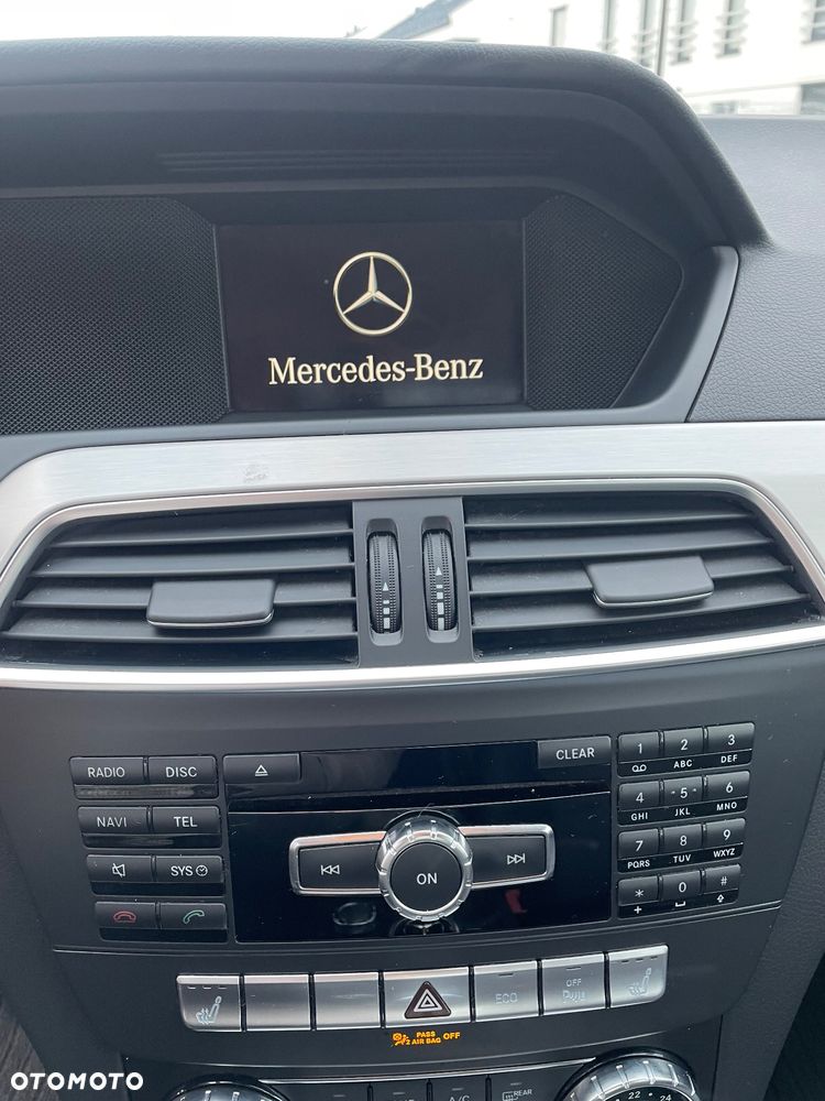 Mercedes-Benz Klasa C 180 CGI Automatik BlueEFFICIENCY Avantgarde - 22