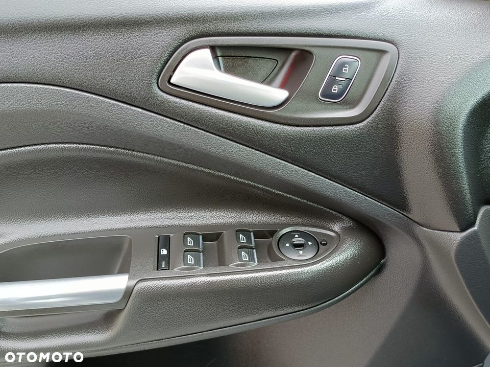 Ford Kuga 2.0 TDCi 2x4 Titanium - 27
