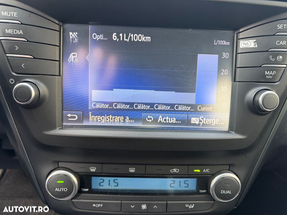 Toyota Avensis 1.6 Comfort - 11