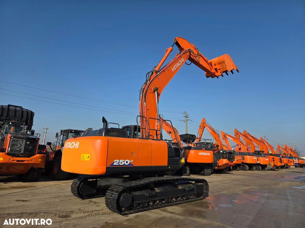 Hitachi ZX250LC-6, 2020, 4.294h, 28t, cupa NOUA 1,55mc, lant 95% bun doar 136h mars, Consum mediu 11l/h, 3 pompe hidr HITACHI, produs in JAPOANIA, inst picon pe brate, camera spate si laterale, Ad sapare 7,5m, posibil leasing, CA NOU-PROMOTIE 106.900 Eur - 40