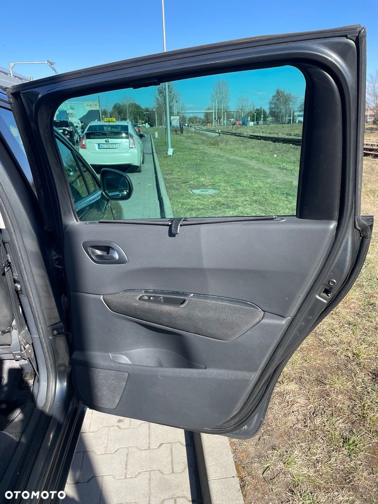 Peugeot 5008 1.6 HDi Premium - 22