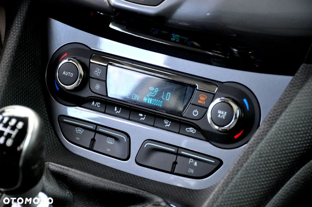 Ford Tourneo Connect 1.6 TDCi Titanium - 33