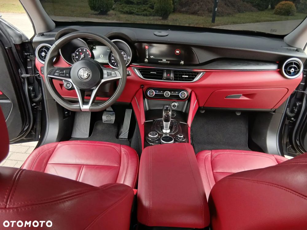 Alfa Romeo Stelvio 2.0 Turbo 16V AT8-Q4 Executive - 16