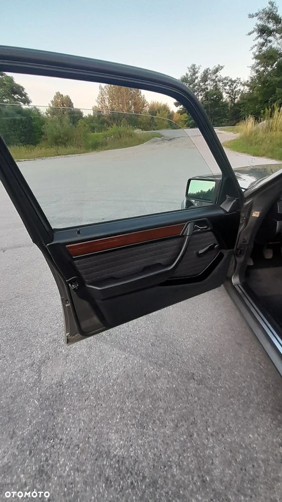 Mercedes-Benz W124 (1984-1993) - 15