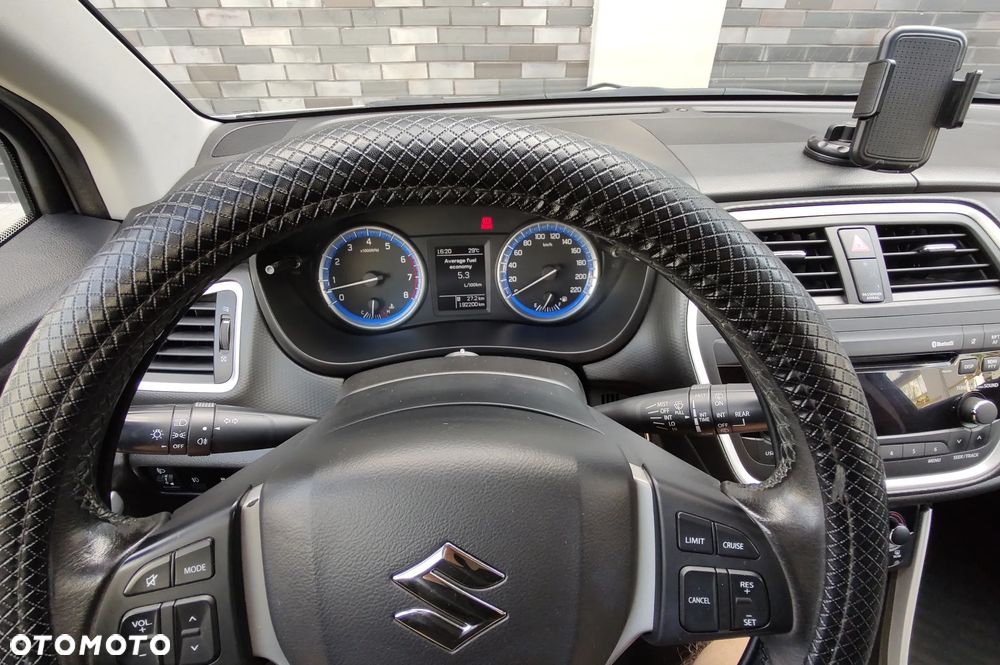 Suzuki SX4 S-Cross 1.6 Premium - 4