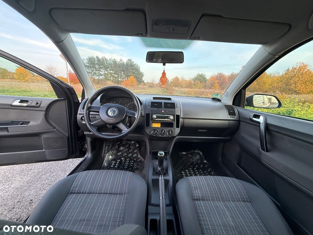 Volkswagen Polo 2005 photo 2