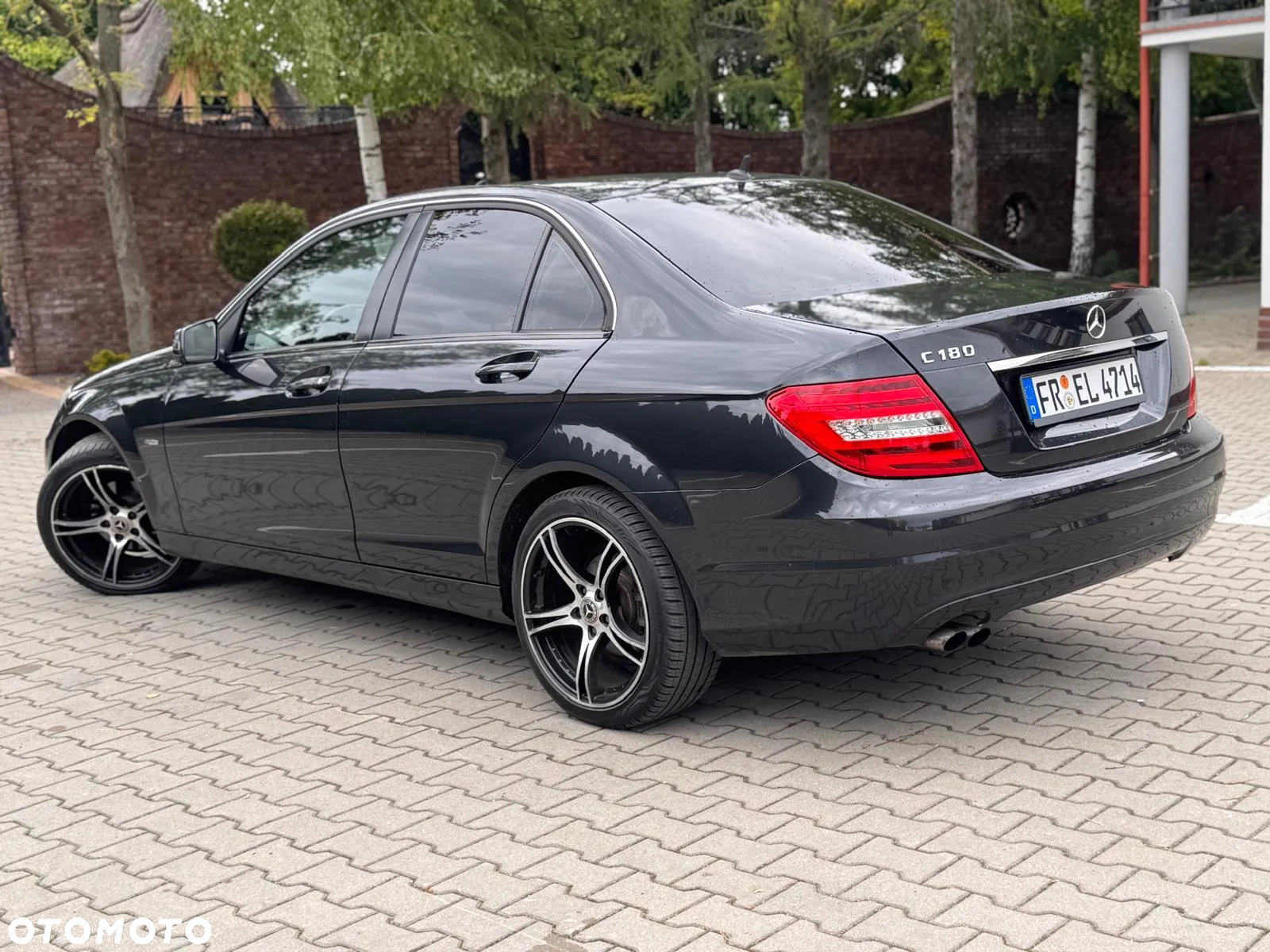 Mercedes-Benz Klasa C 180 CGI BlueEFFICIENCY - 25