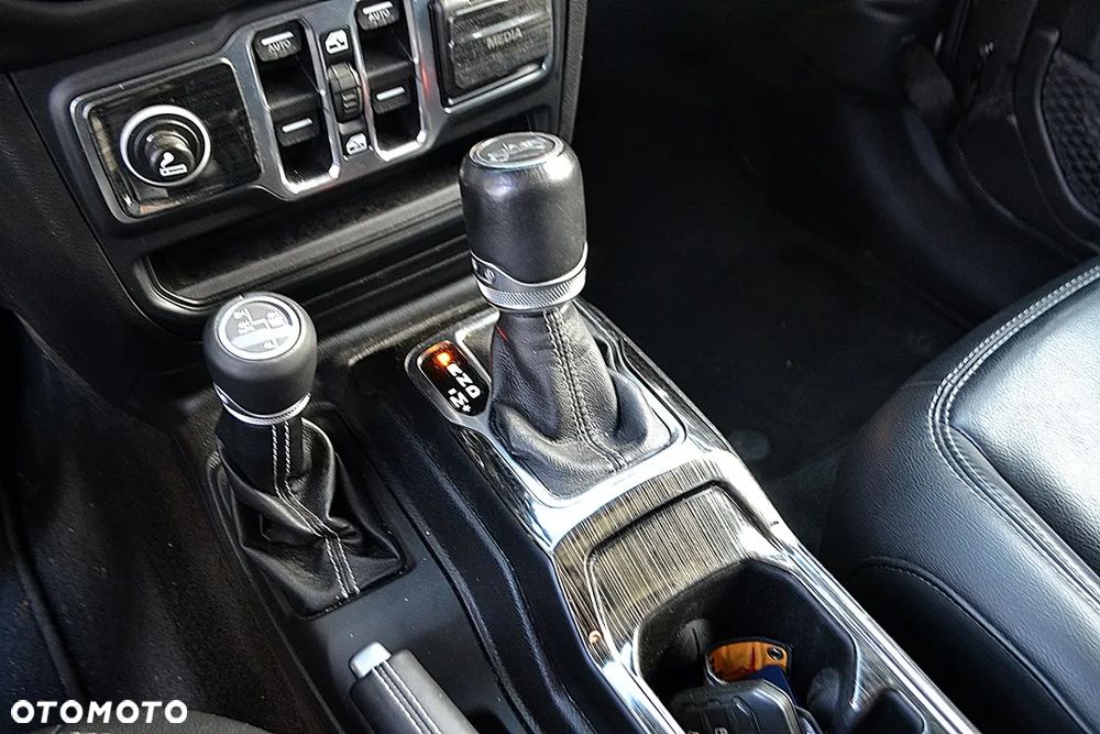 Jeep Wrangler Unlimited GME 2.0 Turbo Sahara - 23