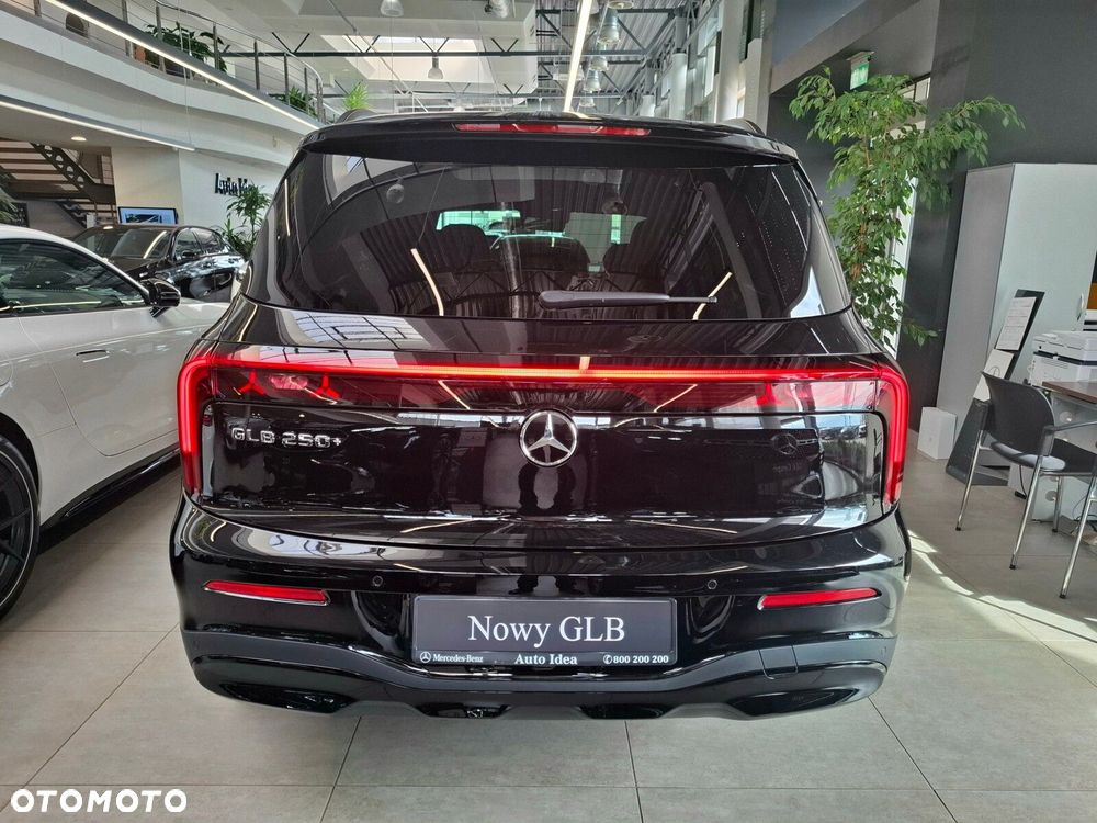 Mercedes-Benz GLB - 5