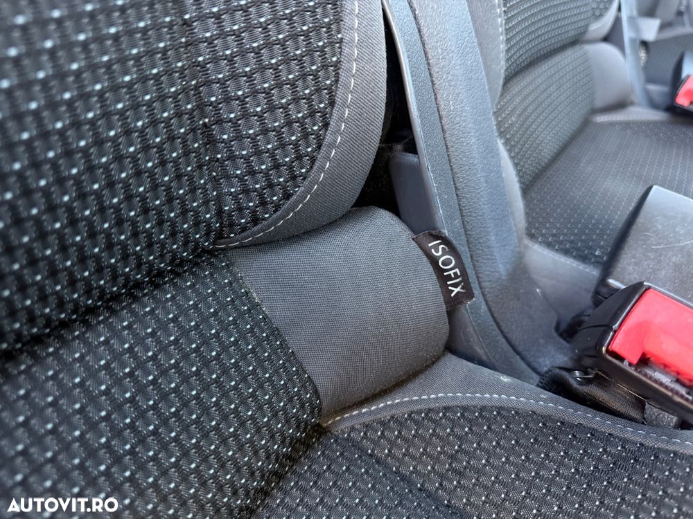 Volkswagen Touran 1.6 TDI DPF BlueMotion Technology DSG Comfortline - 15