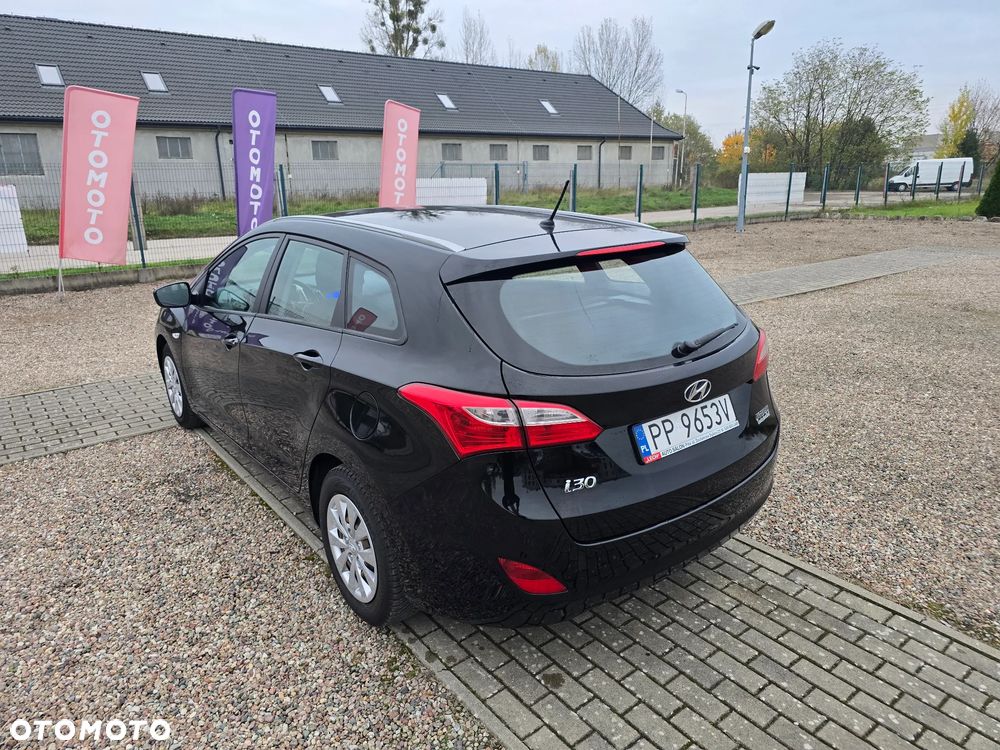 Hyundai i30 blue 1.4 Classic - 10